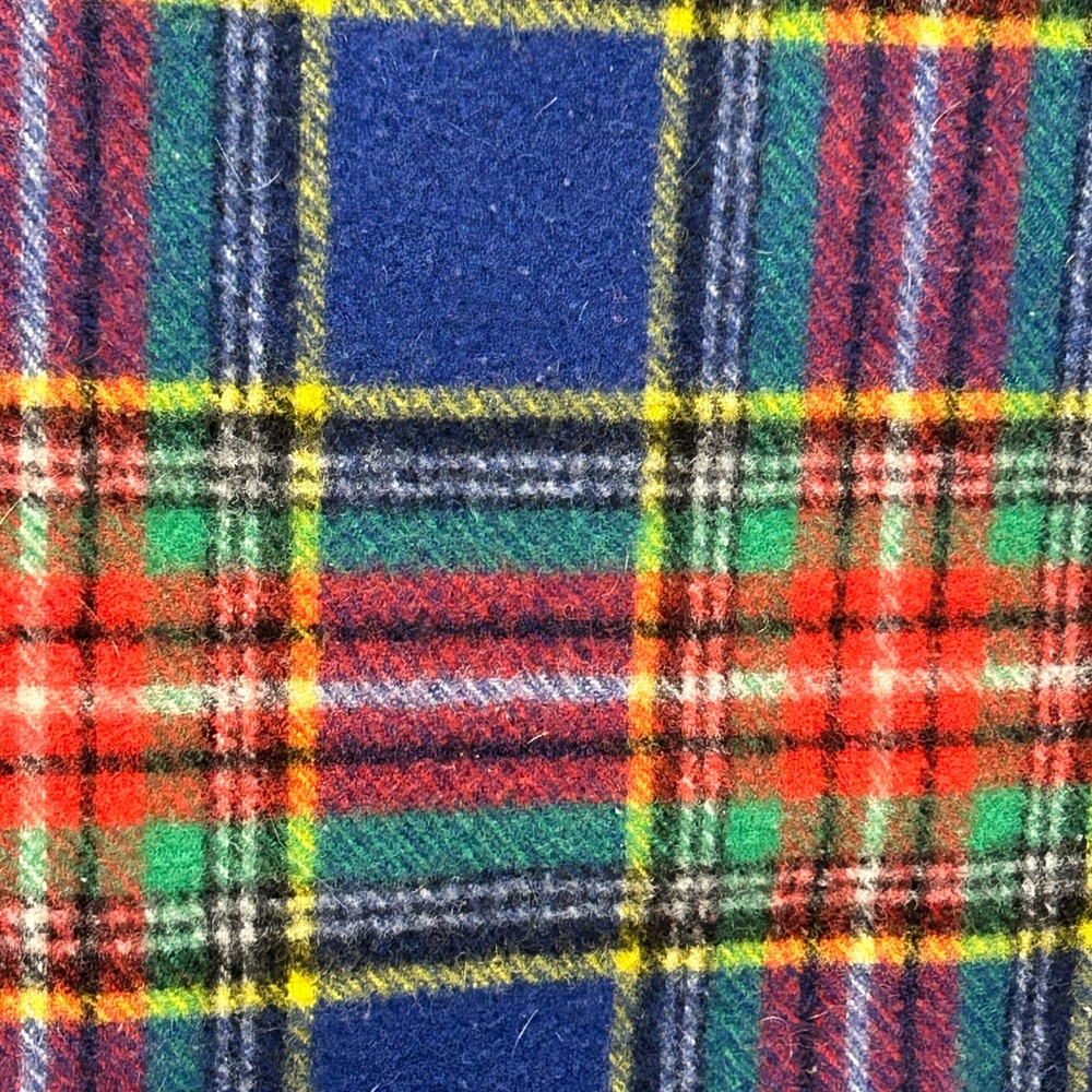 Vintage Connemara Rug
100% Wool Blanket with Fringe - Picture 3 of 12